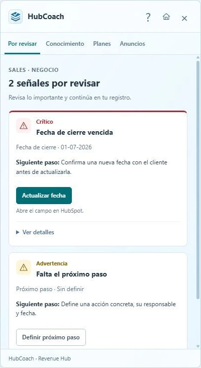 Panel Lateral de HubCoach con una fecha de cierre vencida y un próximo paso sin definir, instrucciones y acciones para abrir los campos en HubSpot.